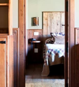 /content/rooms/RiverBungalowHotelColoradoCreek/hotel-colorado-creek-river-bungalow-01