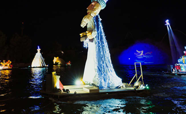 llegada-emisarios-reales-espectaculo-portaventura