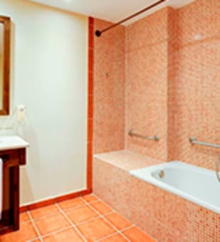 /content/rooms/StandardHotelElPaso/hotel-el-paso-habitacion-standard-04