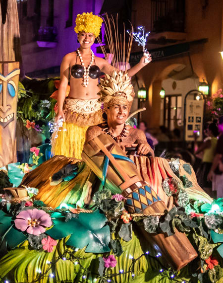 PortAventura Parade, enjoy your visit right down to the very last minute PortAventura Parade, enjoy your visit right down to the very last minute