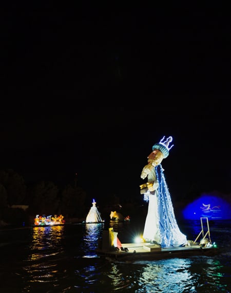 La llegada de los Emisarios Reales La llegada de los Emisarios Reales