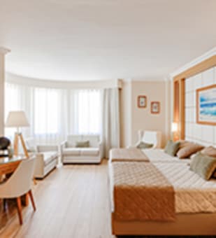 /content/rooms/JuniorSuiteHotelPortaventura/hotel-portaventura-habitacion-junior-suite-04