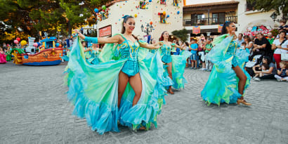 animacion-calle-carnaval-espectaculo-portaventura