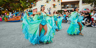 animacion-calle-carnaval-espectaculo-portaventura animacion-calle-carnaval-espectaculo-portaventura